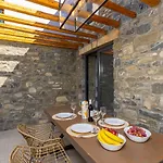 Villa La Casa Di Pietre 3 *