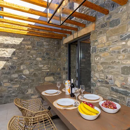 Βίλα La Casa Di Pietre 3 *